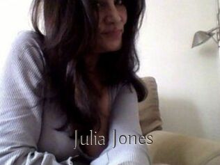 Julia_Jones
