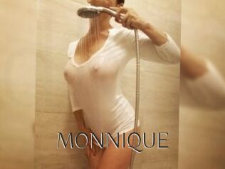 MONNIQUE_