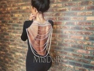 Mia_Dolly