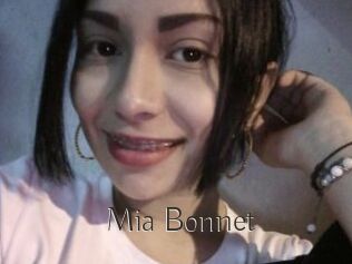 Mia_Bonnet