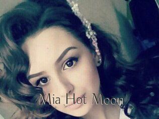 Mia_Hot_Moon