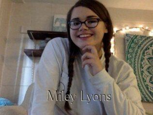 Miley_Lyons
